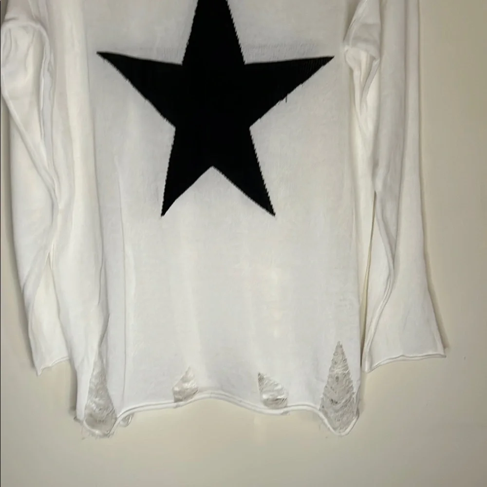 NWT White Star Print Women's Top - Picture 3 of 6